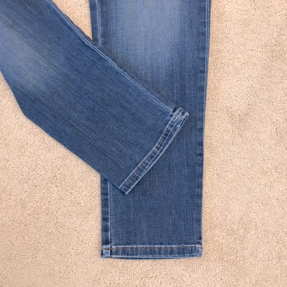 Liz Claiborne Boyfriend Skinny Blue Jeans Womens Size 8 Distressed Faded Denim - Picture 11 of 13